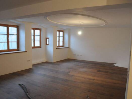 Wohnung zur Miete 1.380 € 3 Zimmer 122 m² Geschoss 1/2 frei ab sofort Traunstein Traunstein 83278