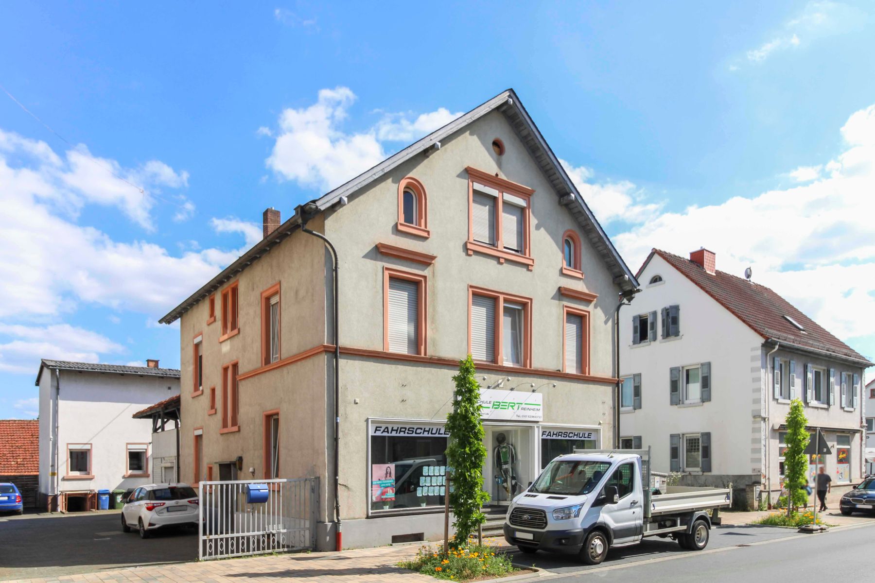 Mehrfamilienhaus zum Kauf als Kapitalanlage geeignet 525.000 € 15 Zimmer 299 m²<br/>Wohnfläche 539,3 m²<br/>Grundstück Reinheim Reinheim 64354