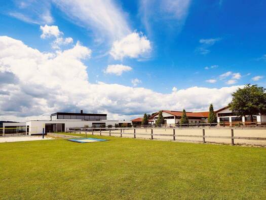 Villa zum Kauf 900 m² 40.000 m² Grundstück Ulmbach Steinau an der Straße 36396