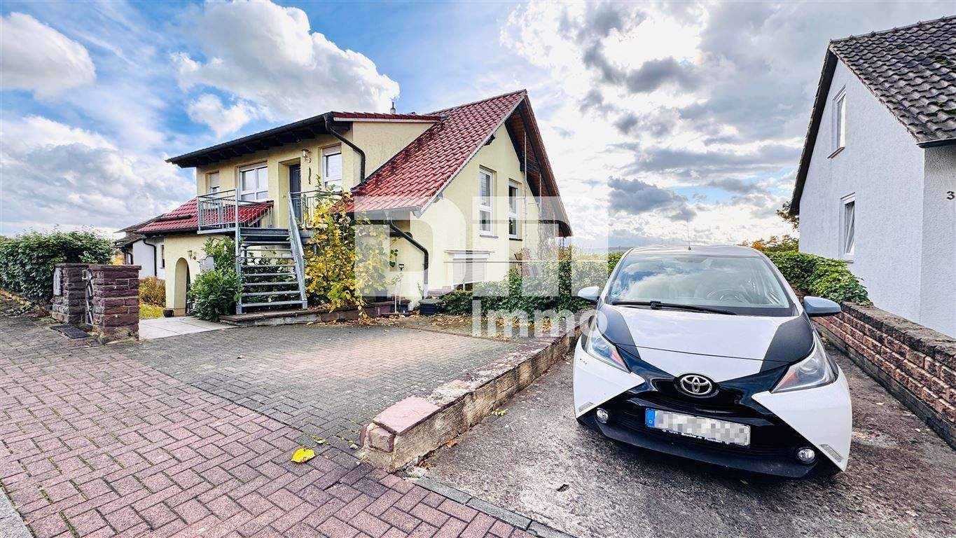 Immobilie in Niestetal - Modernisiertes 1 bis 2 Familienhaus mit DG-Ausbau BJ 02/03 und Panoramablick am Rüsteberg - Bild 2