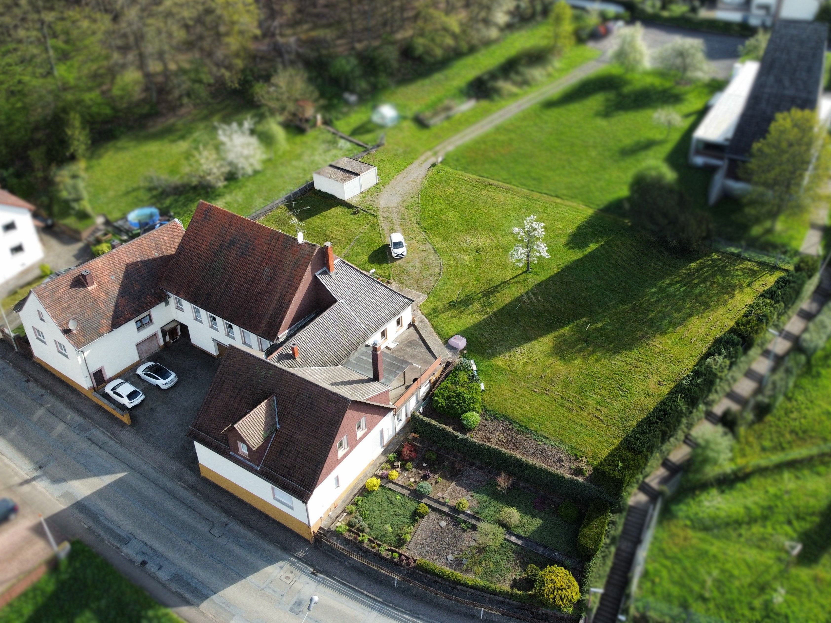 Mehrfamilienhaus zum Kauf als Kapitalanlage geeignet 425.000 € 16 Zimmer 529,8 m²<br/>Wohnfläche 2.809 m²<br/>Grundstück Kottweiler-Schwanden 66879