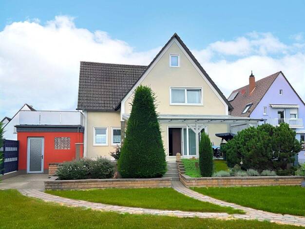 Einfamilienhaus zum Kauf 690.000 € 10 Zimmer 262 m² 655 m² Grundstück frei ab 01.03.2026 Offenbach 76877