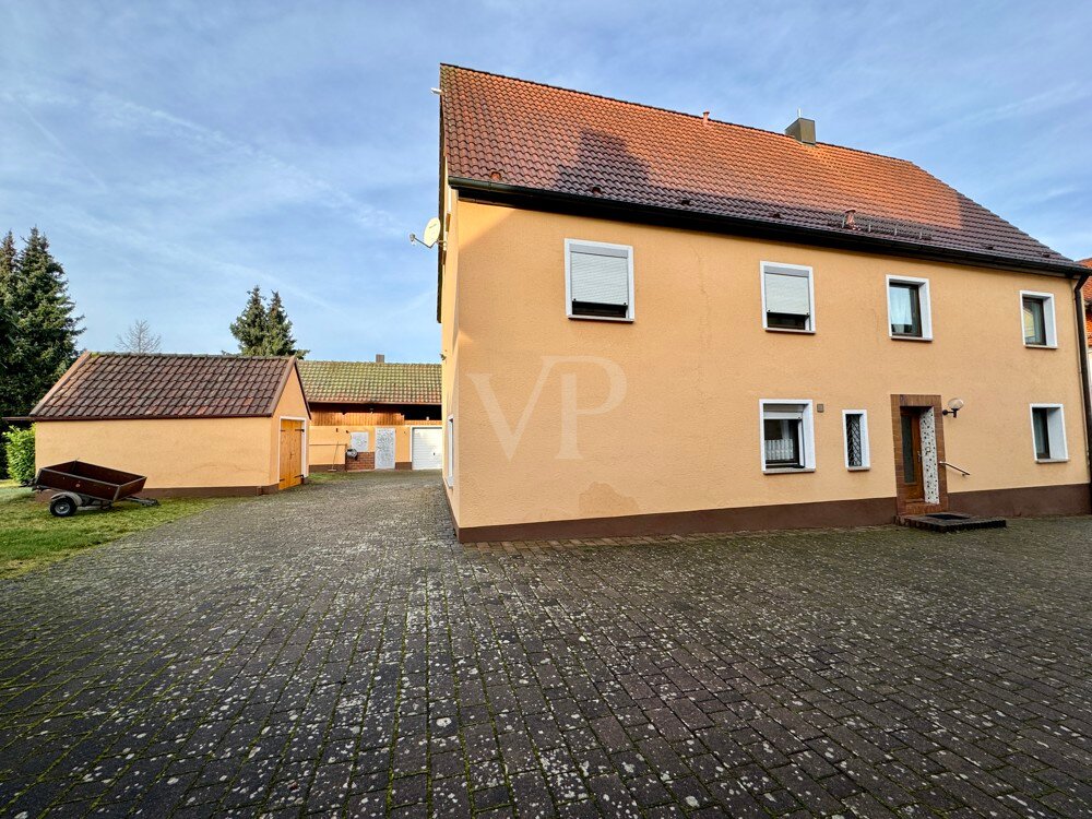 Mehrfamilienhaus zum Kauf 995.000 € 7 Zimmer 180 m²<br/>Wohnfläche 2.806 m²<br/>Grundstück Eschenau Eckental 90542