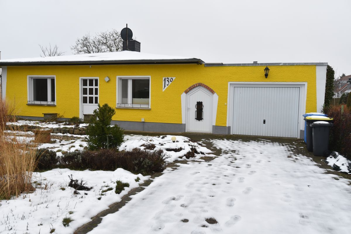 Einfamilienhaus zur Miete 1.300 € 3 Zimmer 83 m²<br/>Wohnfläche 552 m²<br/>Grundstück ab sofort<br/>Verfügbarkeit Hufenweg 130 Strausberg Strausberg 15344