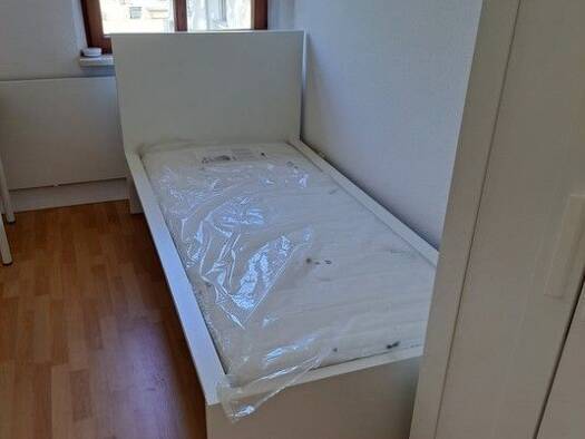WG-Zimmer zur Miete auf Zeit 530 € 20 m² 1. Geschoss frei ab sofort Innenstadt Erlangen 91054