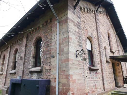 Reihenendhaus zum Kauf 185.000 € 6 Zimmer 160 m² 951 m² Grundstück Altenkessel 66126