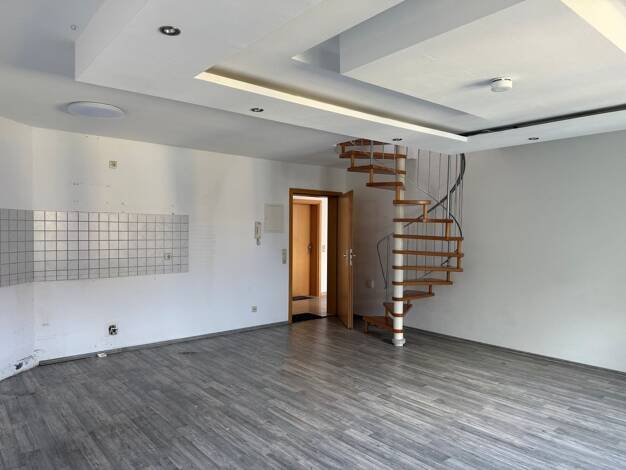 Wohnung zur Miete 540 € 2,5 Zimmer 54 m² 2. Geschoss Wolfschlugen 72649