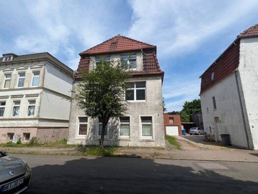 Mehrfamilienhaus zum Kauf als Kapitalanlage geeignet 107.000 € 9 Zimmer 175 m² 374 m² Grundstück Brunsbüttel 25541