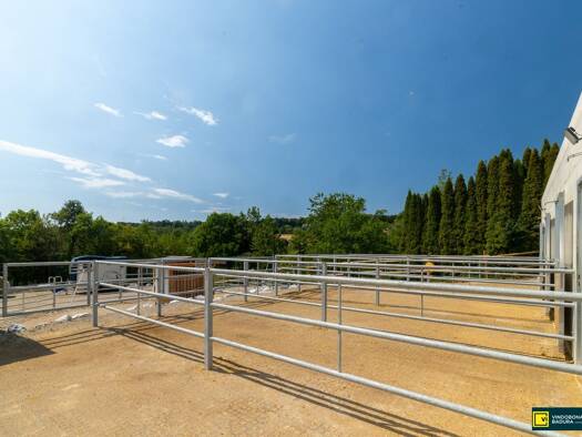 Reiterhof zum Kauf 1.600.000 € 27.114 m² Grundstück Wienerwald 2392