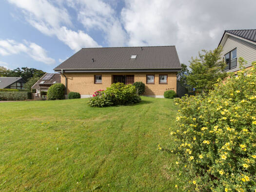 Einfamilienhaus zum Kauf 329.000 € 6 Zimmer 174 m² 1.123 m² Grundstück Boren Boren 24392