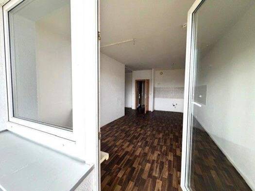 Wohnung zur Miete 615 € 7 Zimmer 125,3 m² 5. Geschoss Marie Curie Straße 13 Chrieschwitz Plauen 08529