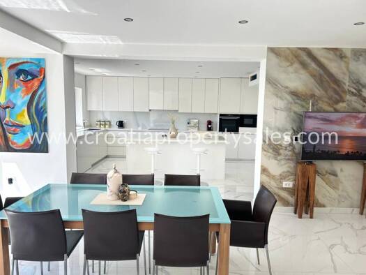 Einfamilienhaus zum Kauf 1.300.000 € 4 Zimmer 220 m² 370 m² Grundstück Hvar 21450