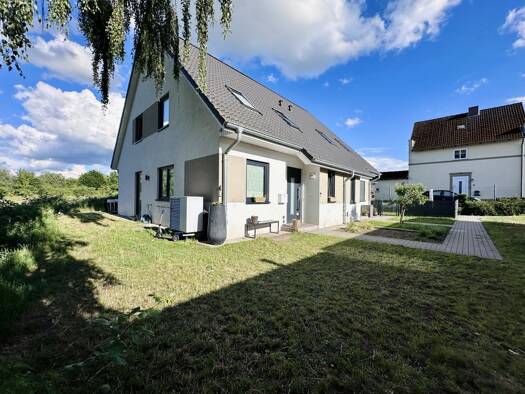 Doppelhaushälfte zum Kauf 550.000 € 5 Zimmer 125 m² 276 m² Grundstück Kücknitz 23569