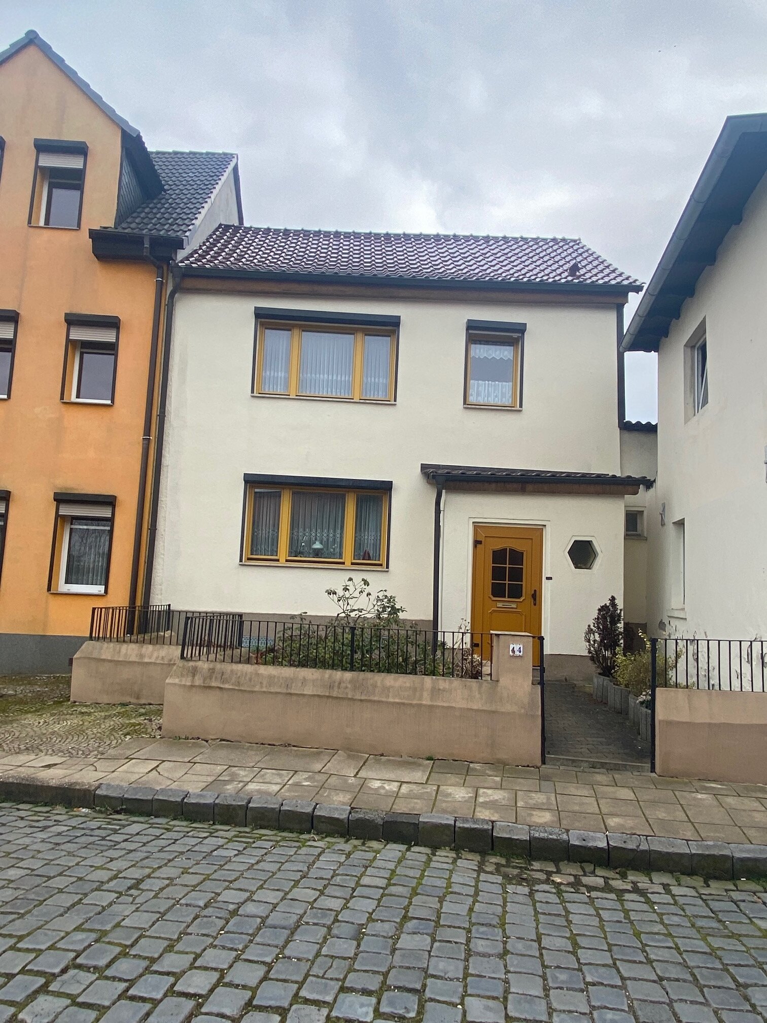 Reihenmittelhaus zum Kauf 144.000 € 114,7 m²<br/>Wohnfläche 566 m²<br/>Grundstück ab sofort<br/>Verfügbarkeit Kleine Rammtorstraße 44 Lutherstadt Eisleben Eisleben 06295