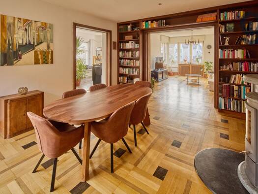 Villa zum Kauf provisionsfrei 299.500 € 9 Zimmer 261,3 m² 1.772 m² Grundstück Meggen Lennestadt 57368