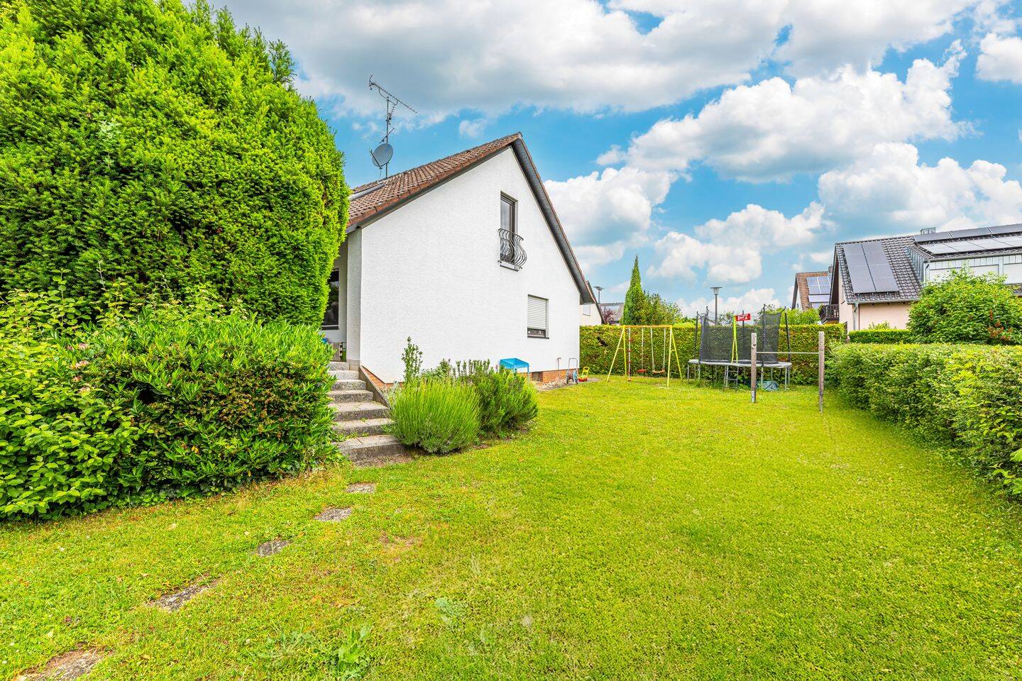 HEGERICH: Gepflegtes Einfamilienhaus in idyllischer und begeherter Lage - Puschendorf – Puschendorf – Bild 1 von 4