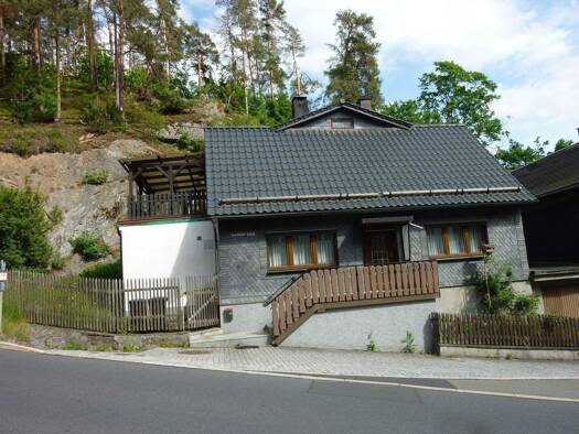 Einfamilienhaus zum Kauf 69.500 € 5 Zimmer 113 m² 331 m² Grundstück frei ab sofort Saalfelder Gasse 36 Gräfenthal Gräfenthal 98743