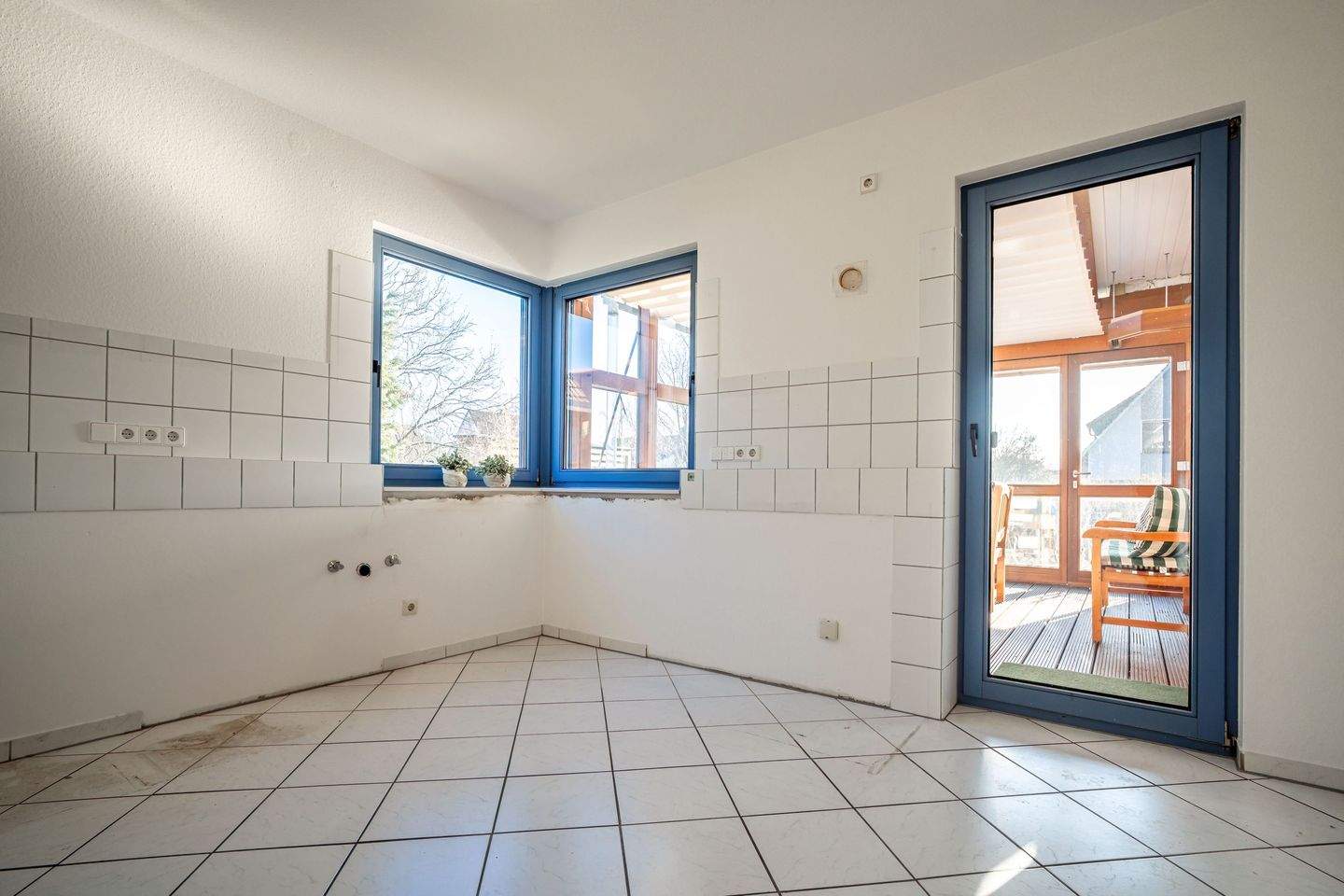 Immobilie in Steinhagen - Viel Platz für Familie oder Vermietung - großzügiges Zweifamilienhaus mit Wintergarten, Loggia und Garten in ruhiger und beliebter Lage von Steinhagen - Bild 3