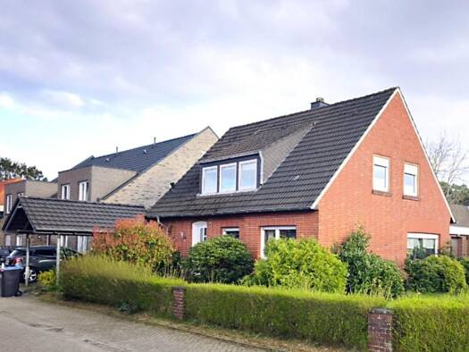 Mehrfamilienhaus zum Kauf 249.800 € 6 Zimmer 137 m² 430 m² Grundstück Taubenweg 1 Lingen Lingen (Ems) 49808