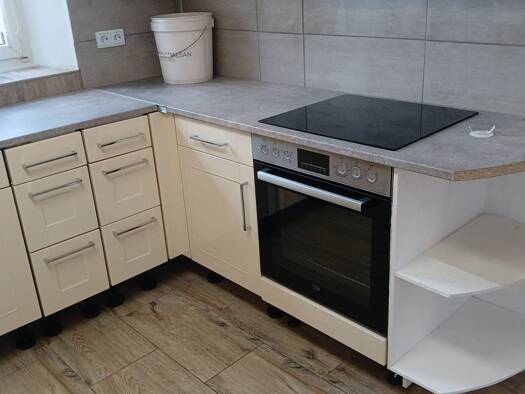 Wohnung zur Miete 650 € 4 Zimmer 105 m² Geschoss 1/3 frei ab sofort Schüller 54586