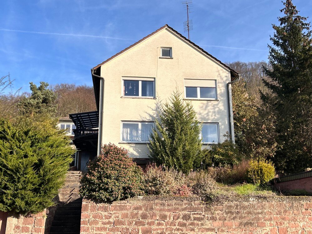 Einfamilienhaus zum Kauf 339.000 € 6 Zimmer 162 m²<br/>Wohnfläche 804 m²<br/>Grundstück Großheubach 63920