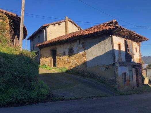 Villa zum Kauf 45.000 € 3 Zimmer 121 m² 200 m² Grundstück Piloña 33538