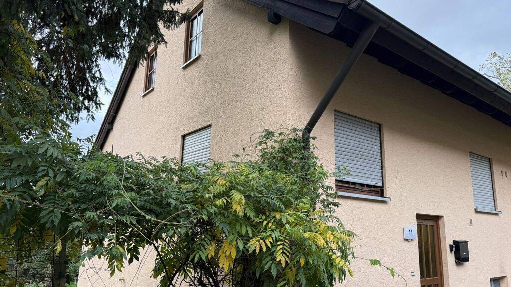 Doppelhaushälfte zum Kauf 348.000 € 7 Zimmer 121 m² 229 m² Grundstück frei ab sofort Höchstadt Höchstadt a.d.Aisch 91315