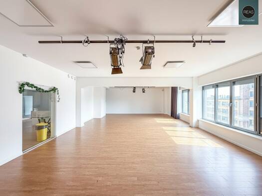 Büro zur Miete 14 € 6 Zimmer 400,8 m² Bürofläche Wien 1100