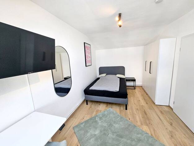 WG-Zimmer zur Miete Wohnen auf Zeit 500 € 14 m² 4. Geschoss frei ab sofort Uhlandstraße 4.Og rechts Ostend Frankfurt am Main 60314