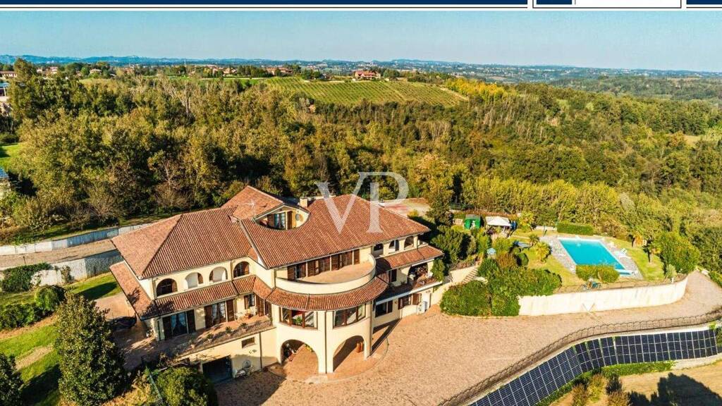 Einfamilienhaus zum Kauf 30 Zimmer 15.000 m² Grundstück Via Europa 21 Valfenera 14017