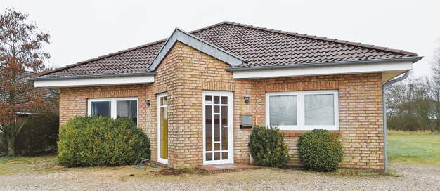 Bungalow zum Kauf provisionsfrei 368.000 € 9 Zimmer 168 m² 1.533 m² Grundstück Niebüll 25899