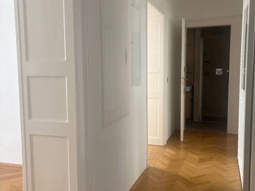 Wohnung zur Miete 2.156 € 3 Zimmer 77 m² 2. Geschoss frei ab 01.08.2026 Innere Wiener Straße 54 Au-Haidhausen München 81667