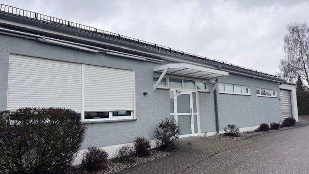 Lagerhalle zur Miete provisionsfrei 4,50 € 390 m² Lagerfläche Ursensollen 92289