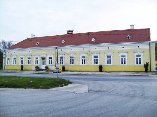 Mehrfamilienhaus zum Kauf 689.000 € 8 Zimmer 300 m² 1.776 m² Grundstück Hollabrunn 2020