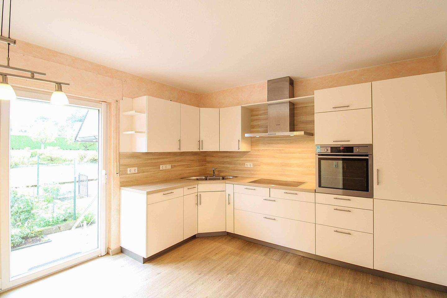 Immobilie in Driedorf - Ein Zuhause voller Wärme und M��glichkeiten - großzügiges Einfamilienhaus mit Traumgarten in Driedorf - Bild 2