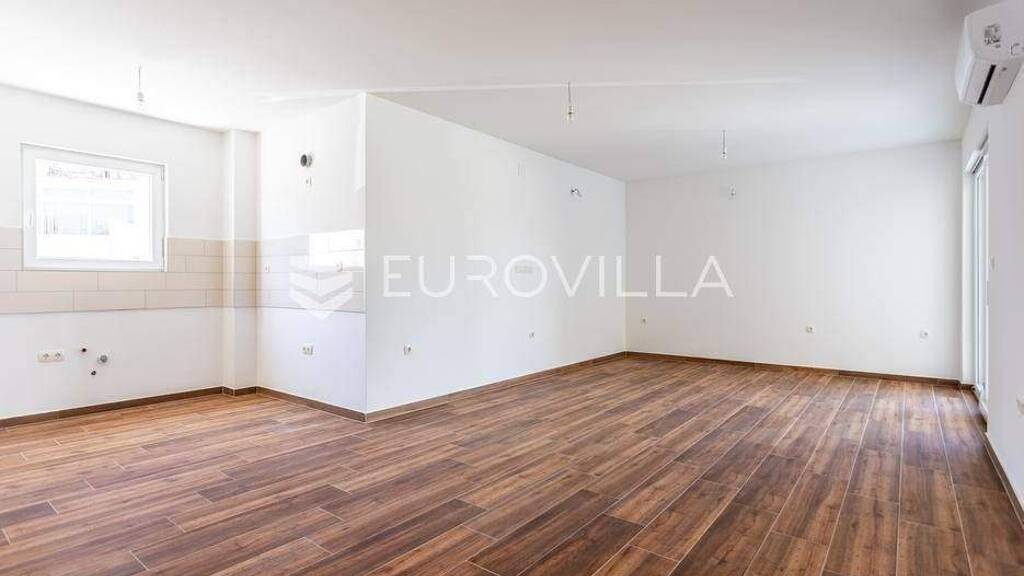 Wohnung zur Miete 2.000 € 3 Zimmer 111 m² 1. Geschoss Okrug Gornji Okrug