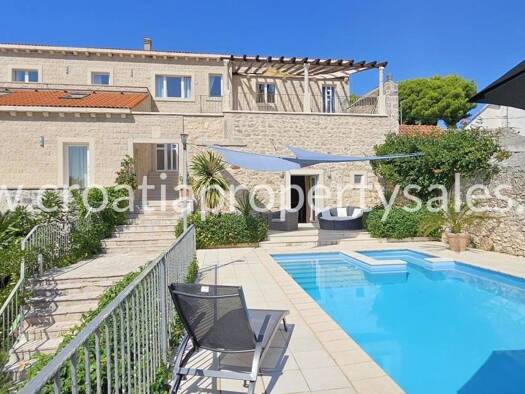 Villa zum Kauf 895.000 € 4 Zimmer 191 m² 237 m² Grundstück Supetar 21400