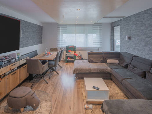 Wohnung zum Kauf 189.900 € 3 Zimmer 69 m² frei ab sofort Eningen Eningen unter Achalm 72800