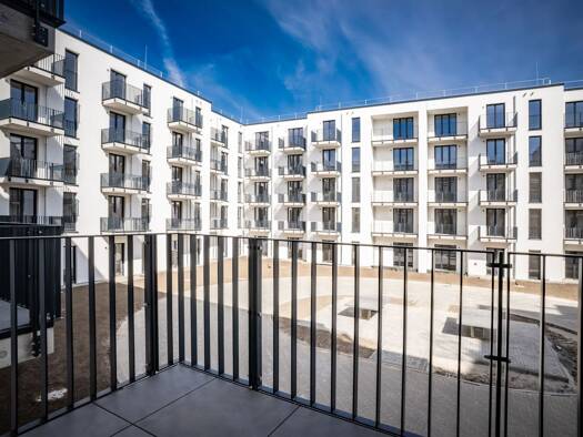 Wohnung zur Miete - Erstbezug nur mit Wohnberechtigungsschein 527 € 3 Zimmer 75,2 m² 2. Geschoss frei ab 16.11.2026 Konrad-Wolf-Straße Alt-Hohenschönhausen Lichtenberg 13055