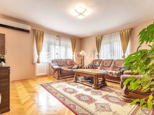 Haus zum Kauf 460.000 € 3 Zimmer 400 m² Borcec Zagreb 10000