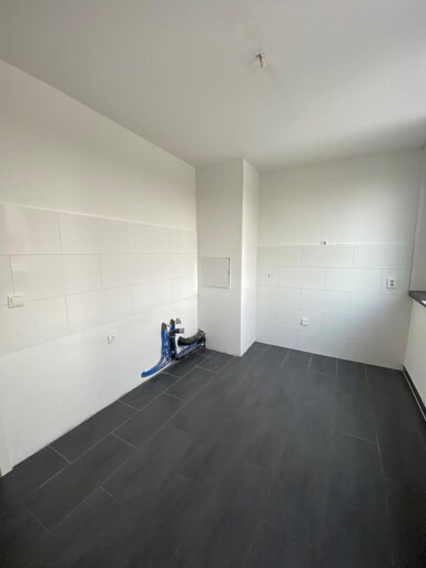 Wohnung zur Miete 419 € 2 Zimmer 60 m² Kolberger Straße 61 (Alt-) Siegen - Fischbacherberg Siegen 57072