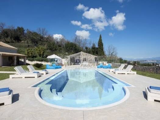 Villa zum Kauf 1.200.000 € 8 Zimmer 562 m² 3.345 m² Grundstück Municipality of Central Corfu and Diapontia Islands 49100