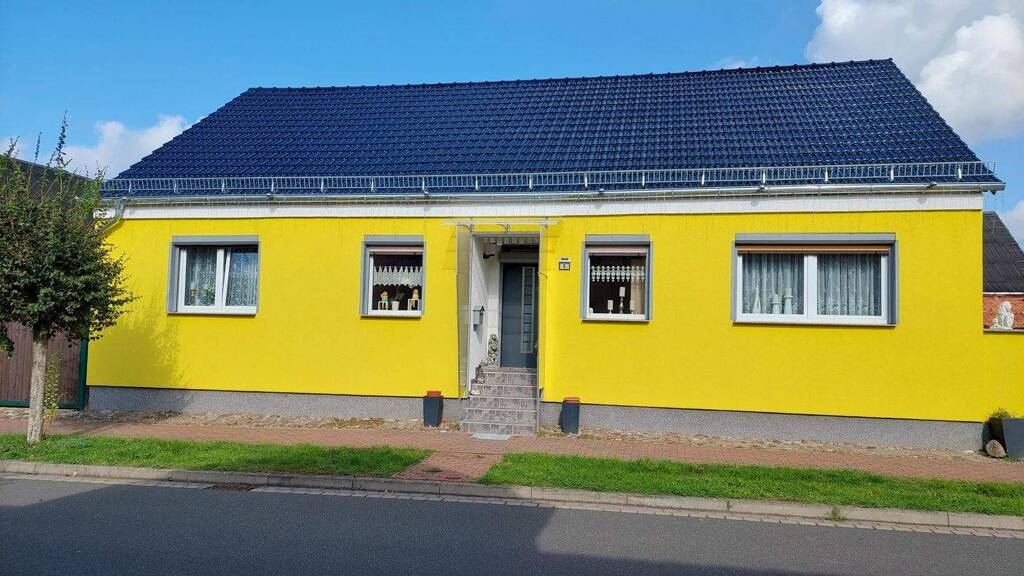 Haus zum Kauf 159.000 € 5 Zimmer 915 m² Grundstück frei ab sofort Stavenstraße 8 Sandau (Elbe) 39524