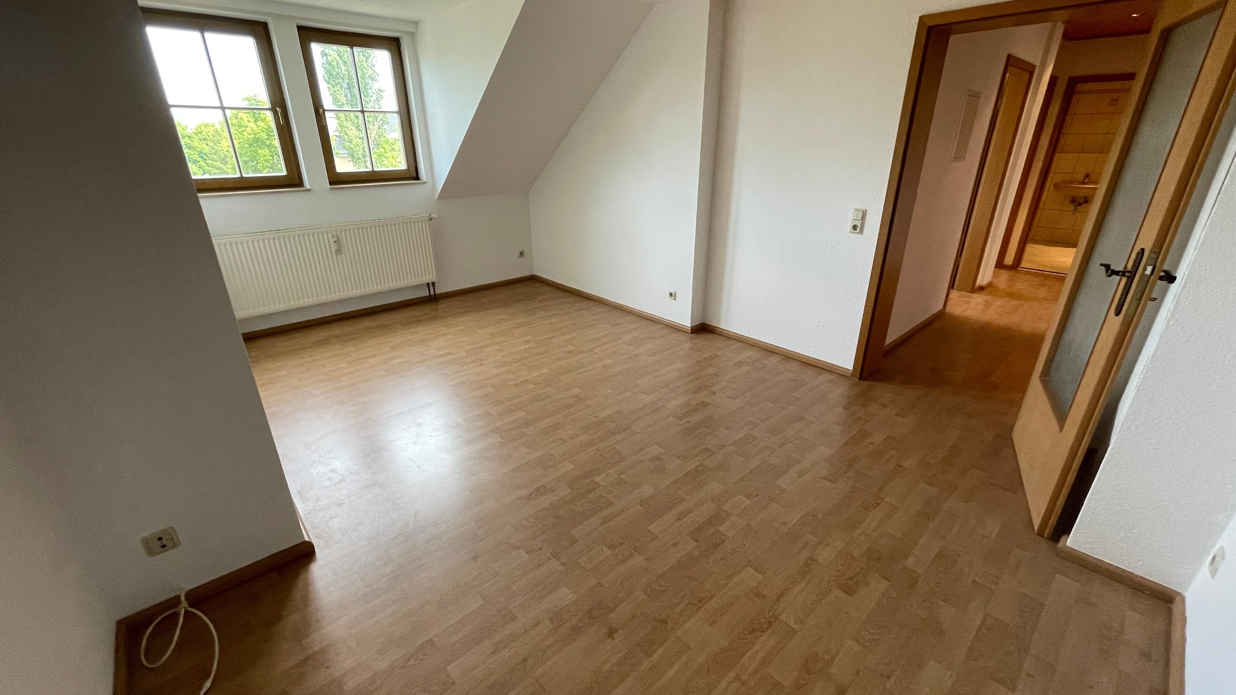 Wohnung zur Miete 270 € 2 Zimmer 44 m²<br/>Wohnfläche 4.<br/>Geschoss ab sofort<br/>Verfügbarkeit Rembrandtstraße 43 Zentrum 012 Chemnitz 09111