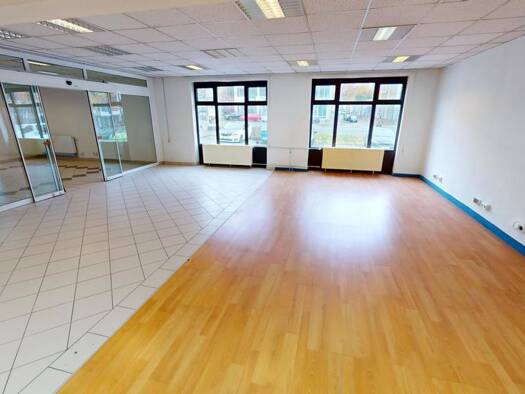 Laden zur Miete 4,88 € 12 Zimmer 337,9 m² Verkaufsfläche Leipziger Straße 51 Schloßchemnitz Chemnitz 09113