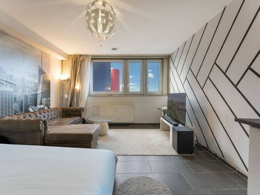 Wohnung zum Kauf 99.000 € 1 Zimmer 27 m² 10. Geschoss Neuehrenfeld Ehrenfeld 50823