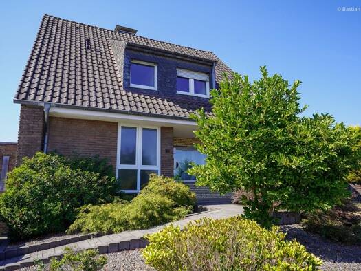Mehrfamilienhaus zum Kauf 370.000 € 5 Zimmer 127,3 m² 665 m² Grundstück frei ab 01.11.2026 Alpen Alpen 46519