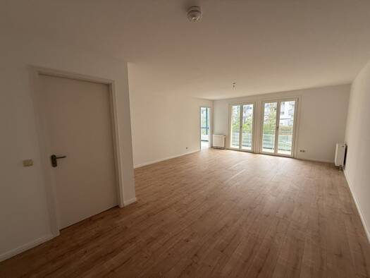 Wohnung zur Miete 670 € 2 Zimmer 75 m² 1. Geschoss frei ab sofort Lutherstraße 16 b Neustadt-Neuschönefeld Leipzig 04315