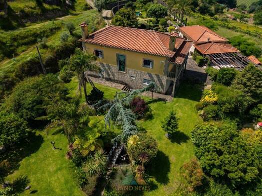 Haus zum Kauf 1.325.000 € 168 m² 6.946 m² Grundstück Calheiros 4990