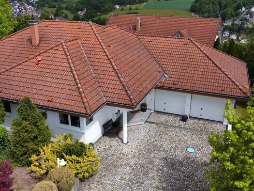 Villa zum Kauf 680.000 € 8 Zimmer 217 m² 869 m² Grundstück Bad Hersfeld Bad Hersfeld 36251